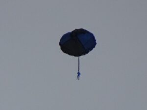 erfolgreicher Fallschirmabwurf